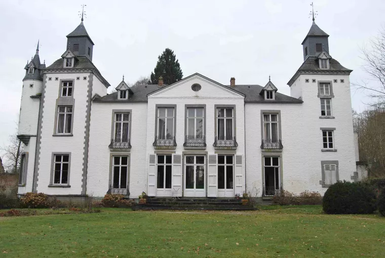 Château de Thozée à Mettet